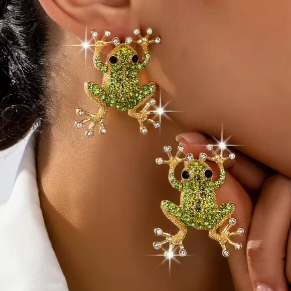 🐸 Betsey Johnson Green Crystal and Gold Frog Earrings 🐸 - Picture 2 of 7